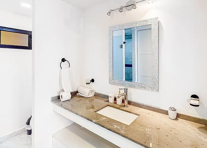 Alina 203a @ Morgan Residences